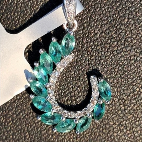 New Natural Emerald and diamond necklace platinum plated on sterling silver 😍 - Picture 3 of 7